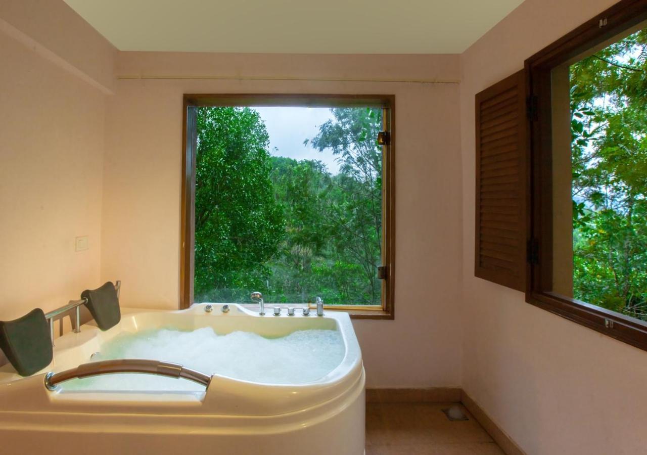 Oxygen Resorts Thekkady Exterior foto